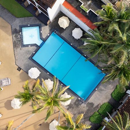 Ekho Surf Hotell Bentota Exteriör bild