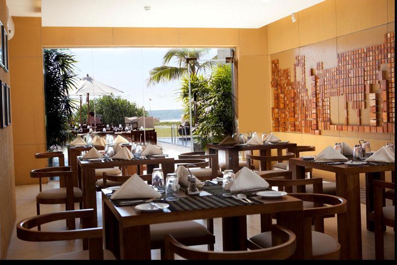 Ekho Surf Hotell Bentota Exteriör bild
