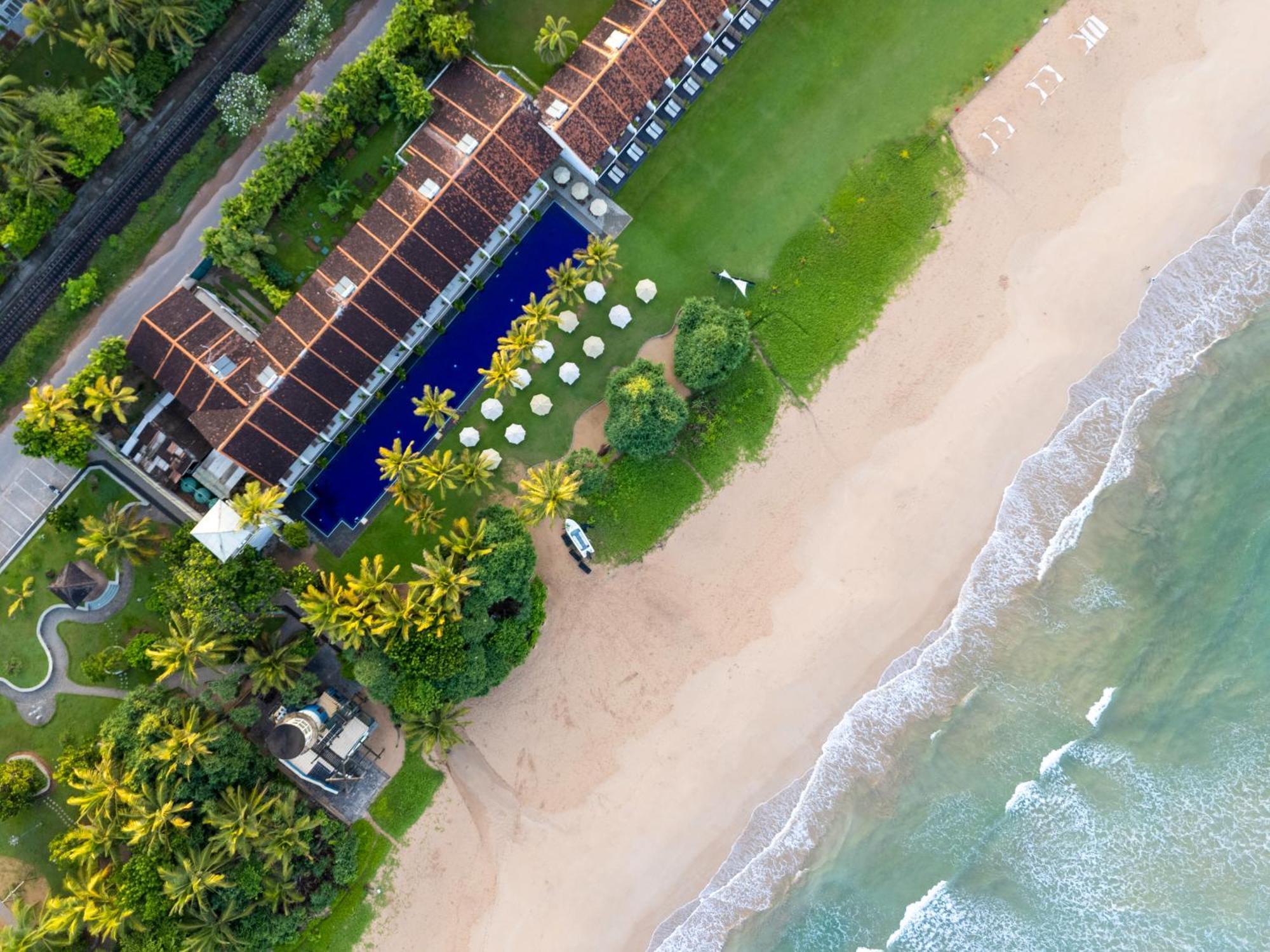Ekho Surf Hotell Bentota Exteriör bild