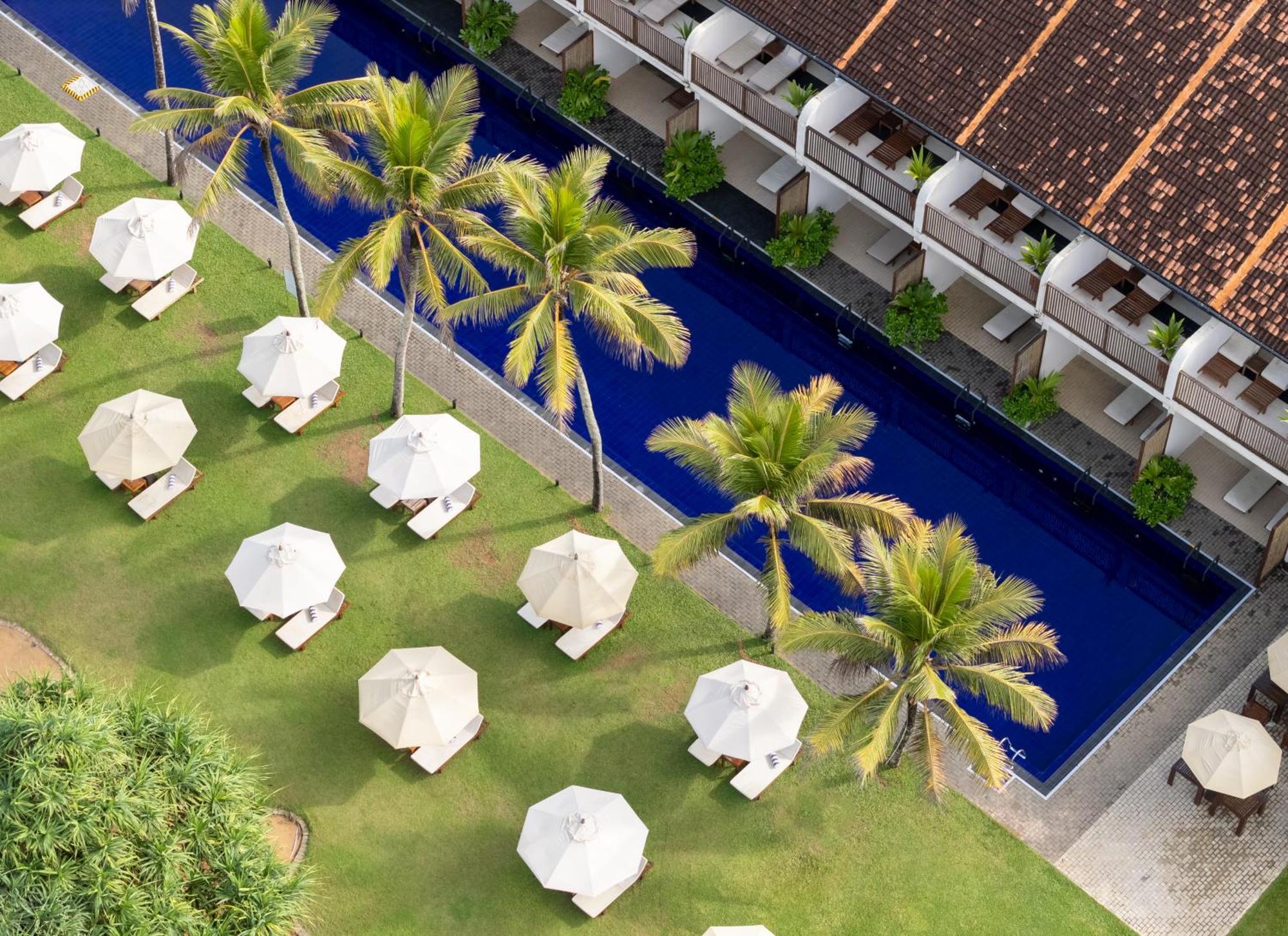 Ekho Surf Hotell Bentota Exteriör bild