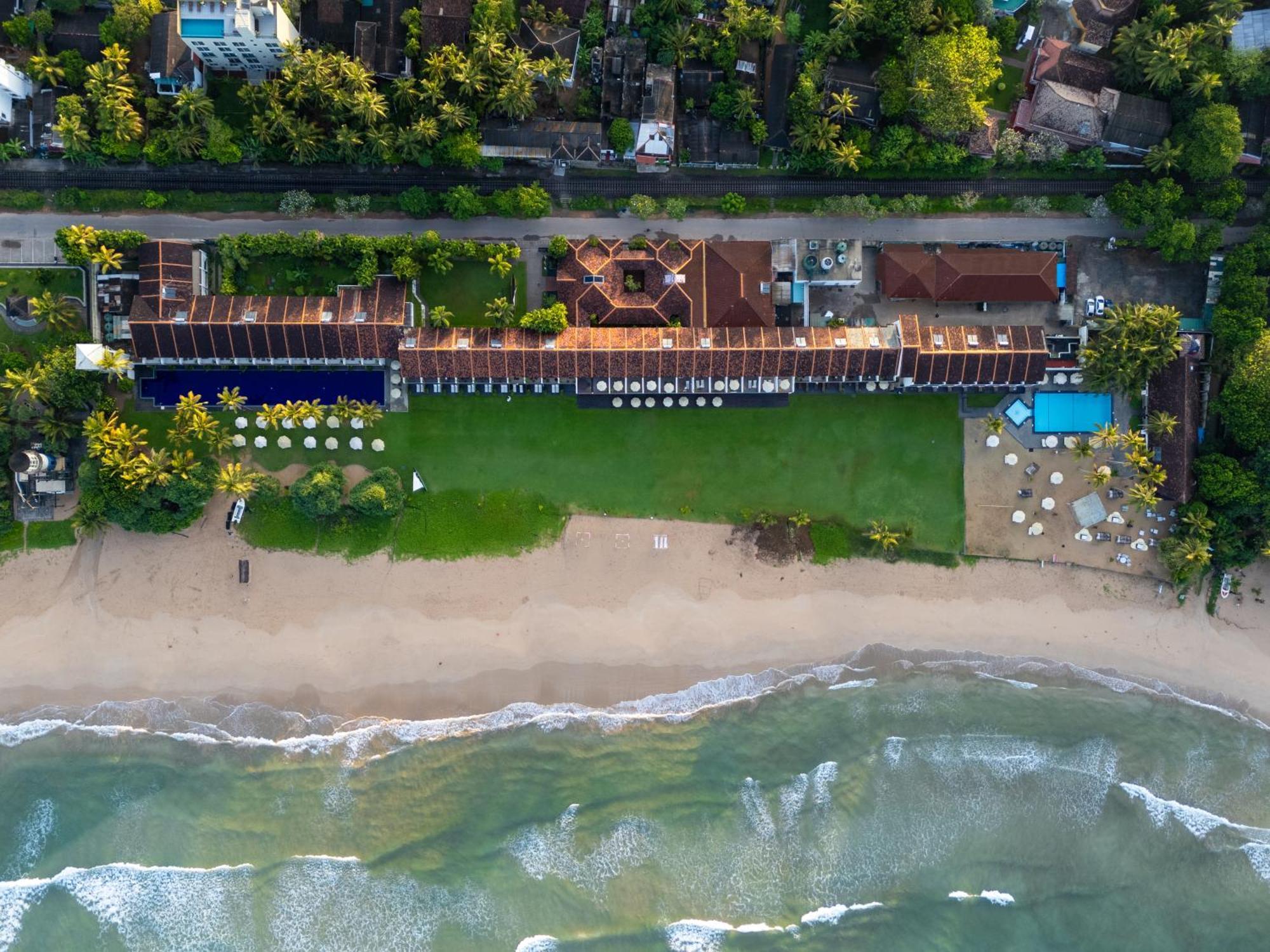 Ekho Surf Hotell Bentota Exteriör bild