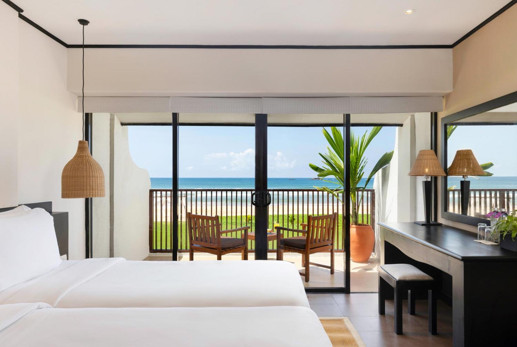 Ekho Surf Hotell Bentota Exteriör bild