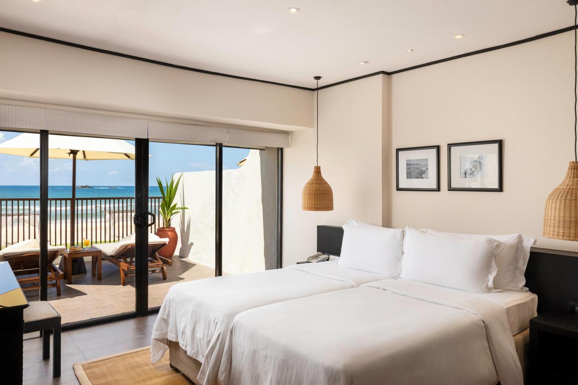Ekho Surf Hotell Bentota Exteriör bild