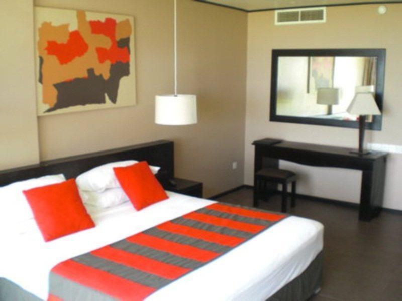 Ekho Surf Hotell Bentota Exteriör bild