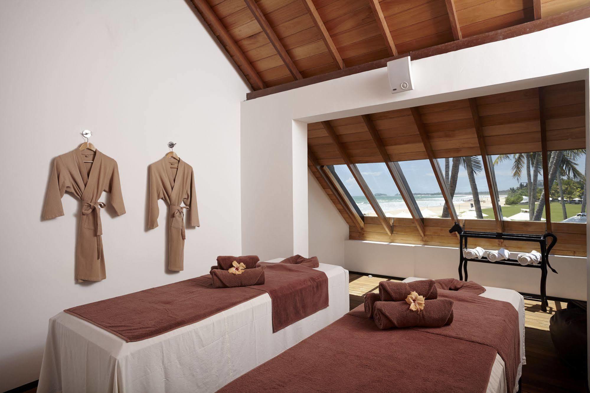 Ekho Surf Hotell Bentota Exteriör bild